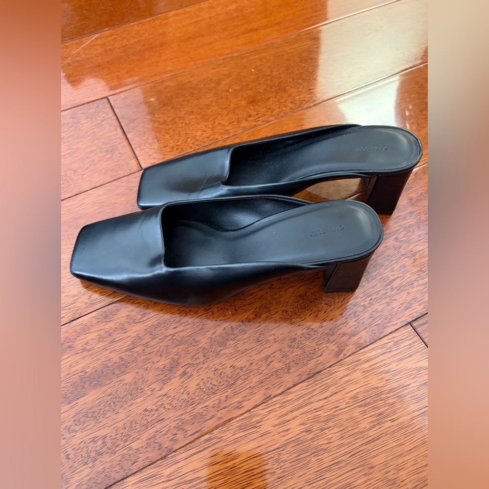 Oak + Fort Black Black Heeled Square Toe Mules Size 6